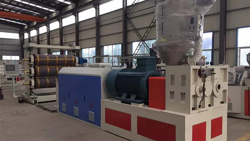 PVC Yumuşak Kapı Perdesi Ekstrüzyon Makinesi